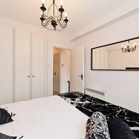 Elegant Modern 2 Bdrm Apt. Near Temple Bar ☘ * Dublin