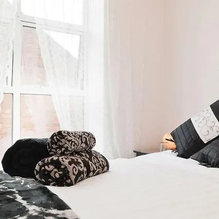 Apartment Elegant Modern 2 Bdrm Apt. Near Temple Bar ☘ *