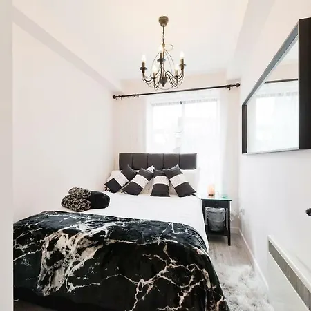 Elegant Modern 2 Bdrm Apt. Near Temple Bar ☘ Apartment Dublin