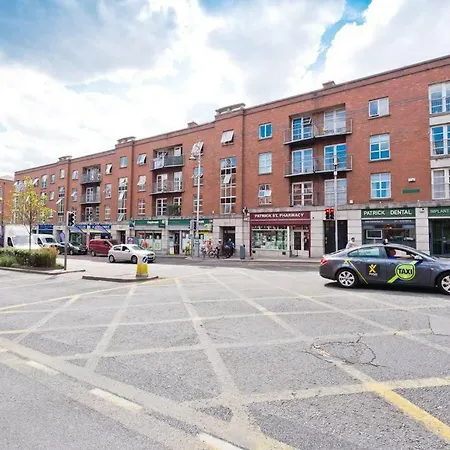 Elegant Modern 2 Bdrm Apt. Near Temple Bar ☘ Apartment *