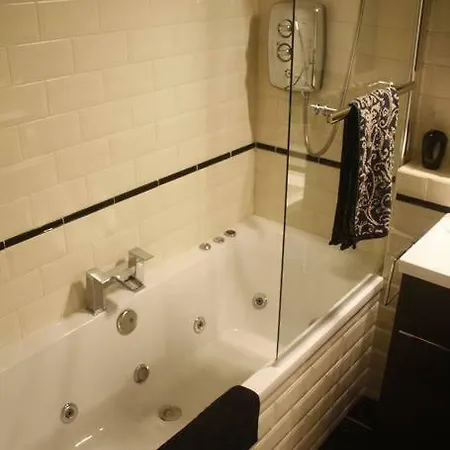 Apartment Elegant Modern 2 Bdrm Apt. Near Temple Bar ☘ *